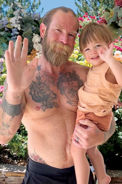 Brosnan tiene cuatro nietos: Isabella y Lucas, que son hijos de Charlotte. Jaxxon y Marley May son hijos de Sean
