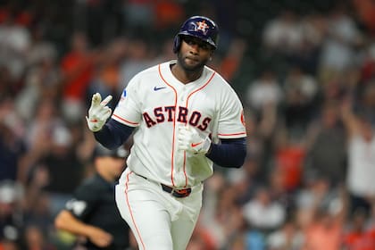Brown y Álvarez guían a Astros a triunfo de 9-2 sobre unos Medias Rojas en apuros