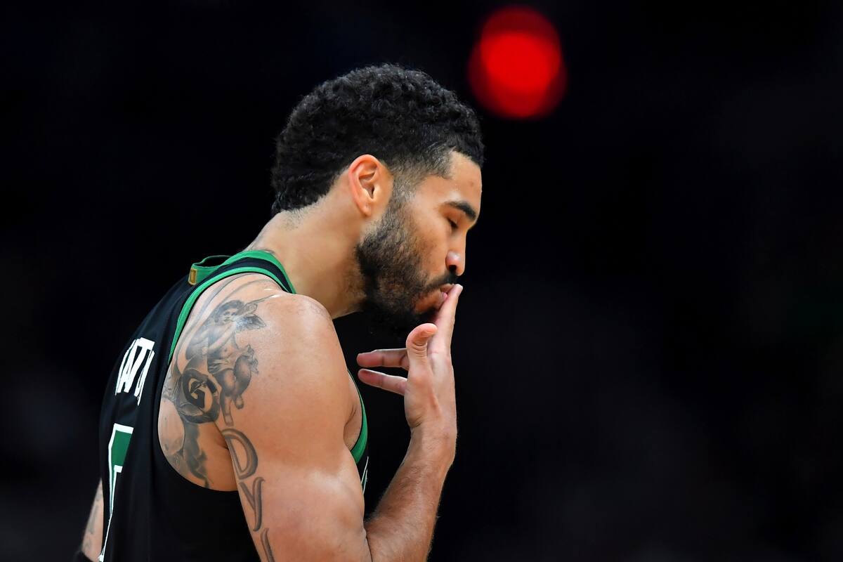 Brown y Tatum lideran el cierre arrollador de Boston en triunfo 115-101 ante Toronto