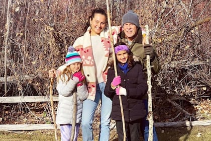 Bruce junto a su esposa e hijas (Foto Instagram @emmahemingwillis)