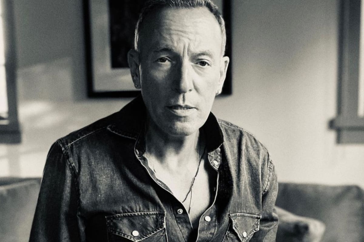 Bruce Springsteen sorprendió en un fato casual con una fan en Bruselas, Bélgica