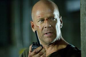 Bruce Willis, en la piel de su inónico personaje en la saga de Duro de matar