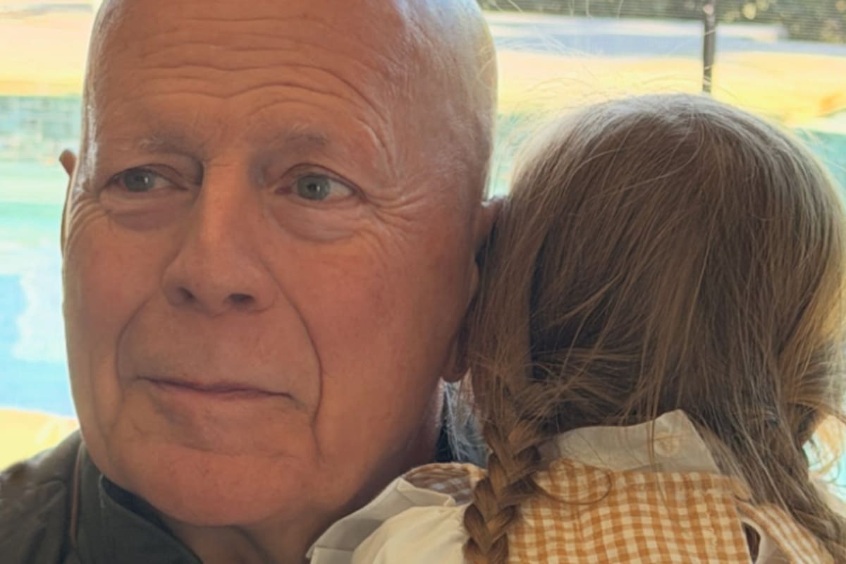 Bruce Willis junto a su nieta
