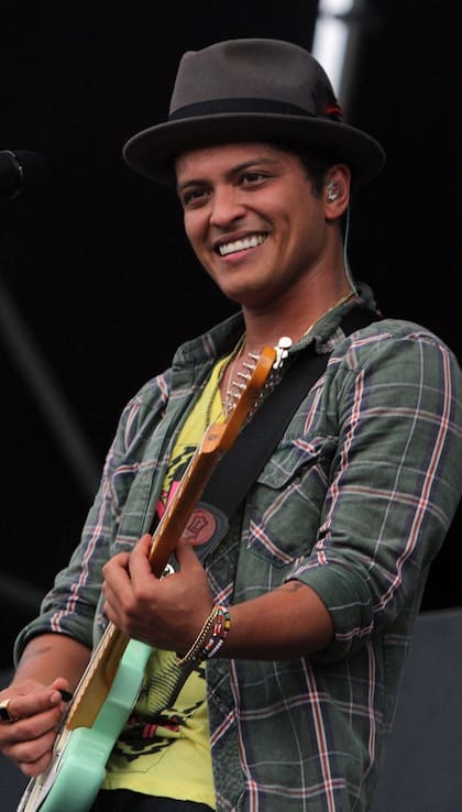 Bruno Mars compuso "Uptown Funk" y sólo Charly la ve parecida a "Fanky"