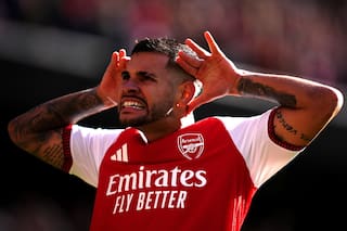 Arsenal remonta y vence 2-1 a Leeds y Calafiori. Guimarães se estrenan en el Emirates