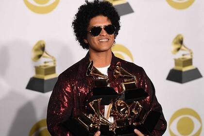 Bruno Mars fué la figura de la noche; el cantante se llevó la estatuilla a la canción del año por "That’s what I like", el sencillo hiphopero de su álbum 24K Magic