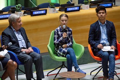 Bruno Rodríguez junto a Greta Thunberg y António Guterres en la ONU