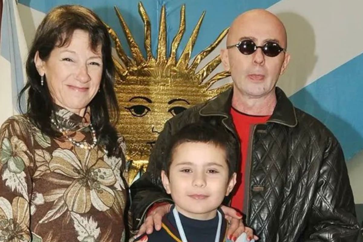 Bruno Solari, junto a sus padres