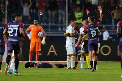 Bruno Valdez y Facundo Roncaglia se fueron expulsados en la visita de Boca a Monagas en Venezuela, en el inicio de la etapa de grupos de la Copa Libertadores.
