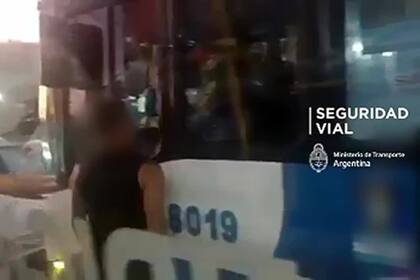 Brutal agresión a un chofer de un colectivo de la Línea 405