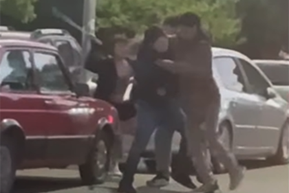 Brutal pelea en la costanera de Viedma