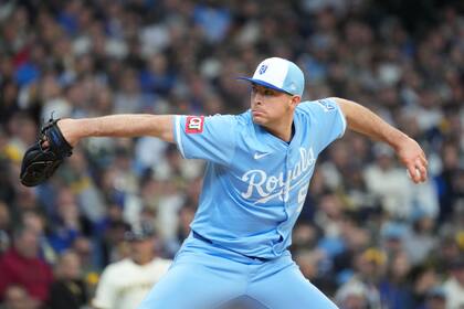 Bubic brilla en su primera apertura desde abril de 2023, Reales apalean 11-1 a Cerveceros