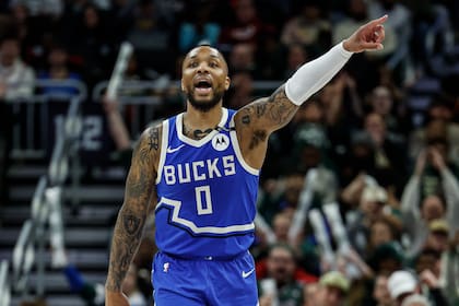 Bucks informan que Damian Lillard sufre trombosis venosa profunda en la pantorrilla derecha