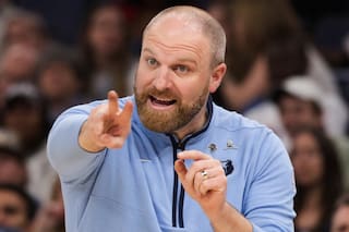 Bucks oficializan el fichaje del exentrenador de Grizzlies Taylor Jenkins