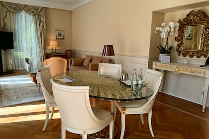 Buen gusto y confort distinguen a las amplias habitaciones del complejo suizo