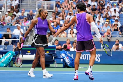 Buen humor, sintonía con el público y un efecto marketinero irresistible: Serena y Carlitos en acción
