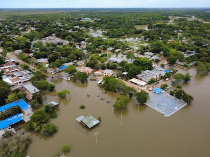 Buena parte de lo que sucede en Itatí se define aguas arriba, en Yacyretá