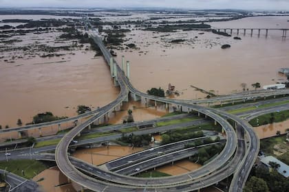 Buena parte de Rio Grande do Sul padece graves inundaciones cuando aún resta levantar casi un 24% de la producción de soja del Estado