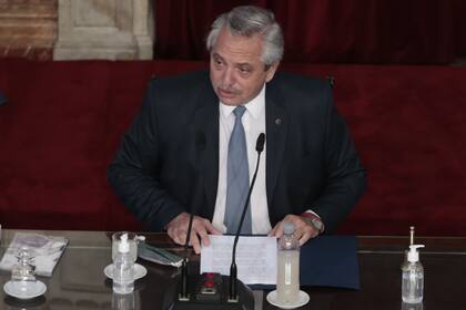 En su discurso ante la Asamblea Legislativa, Alberto Fernández consideró “un error” el vacunagate