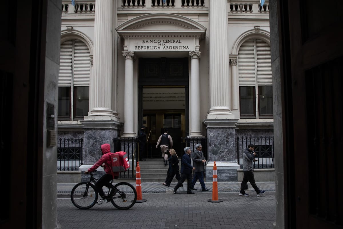 BUENOS AIRES, 3 junio, 2026 (Xinhua) -- Banco Central, Buenos Aires (Xinhua/Martín Zabala)