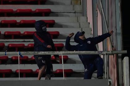 Buenos Aires prohíbe ingreso a sus estadios de hinchas U de Chile por desmanes en Copa Sudamericana