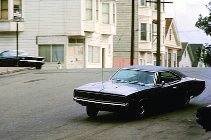 Buenos y malos. El Mustang 390 GT del teniente Bullitt a la caza del Dodge Charger de los matones por las sinuosas calles de San Francisco