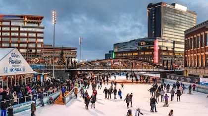 Buffalo cuenta con pistas de patinaje que suelen atraer miles de turistas todos los años (VisitBuffalo)