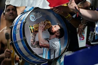 Bulliciosos hinchas hacen que Argentina se sienta como en casa en semifinal mundialista en Atlanta