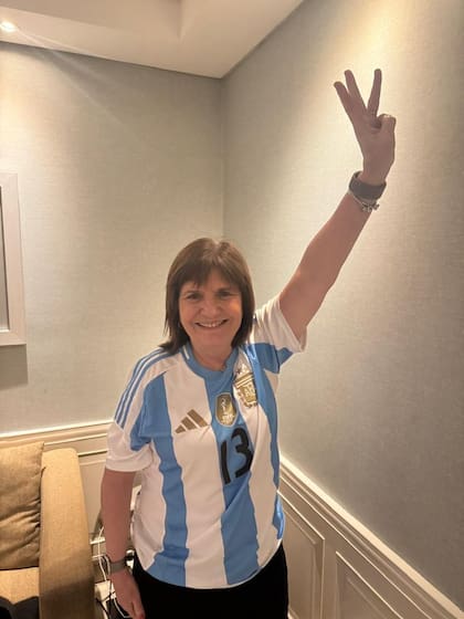 Bullrich celebró todas las victorias de la selección argentina en el Mundial