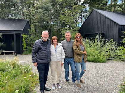 Bullrich difundió la foto de su encuentro con Macri en el Sur