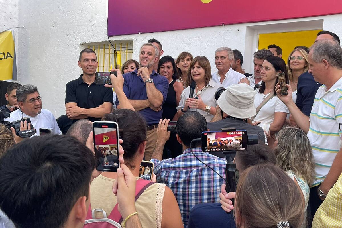 Bullrich inauguró su local "Patricia Presidenta" en Alta Gracia.