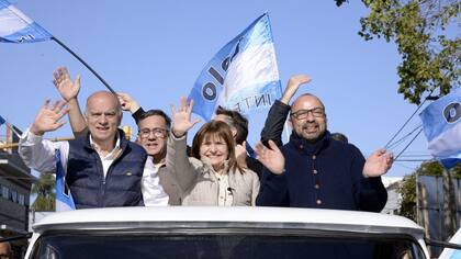 Bullrich, junto a Eduardo "Lalo" Creus y Grindetti en La Matanza