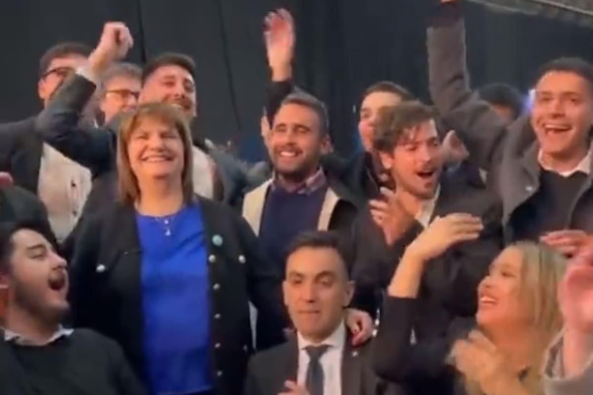 Bullrich junto a su militancia en Córdoba