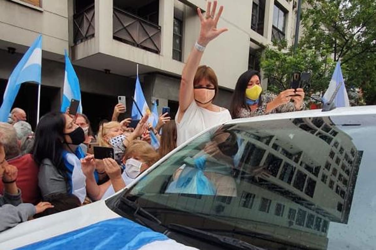 Bullrich viajó a Córdoba para participar del banderazo