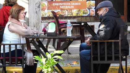 Bullrich y López Murphy, dialogando en un bar