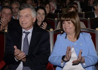 Bullrich y Macri, durante la presentación del libro de la postulante presidencial de JxC