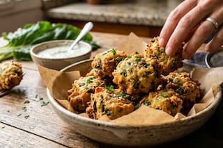 Buñuelos de acelga perfectos: la fórmula para que salgan crujientes y livianos