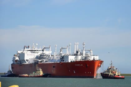La Secretaría de Energía convocó a una licitación para traer de vuelta el buque regasificador que estará emplazado en Bahía Blanca