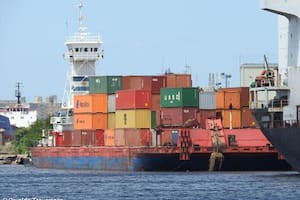 El paro de prácticos genera un caos en el comercio exterior de la Argentina