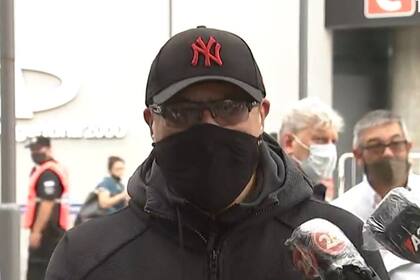 Burgos llegó al país y firmará con Newell's