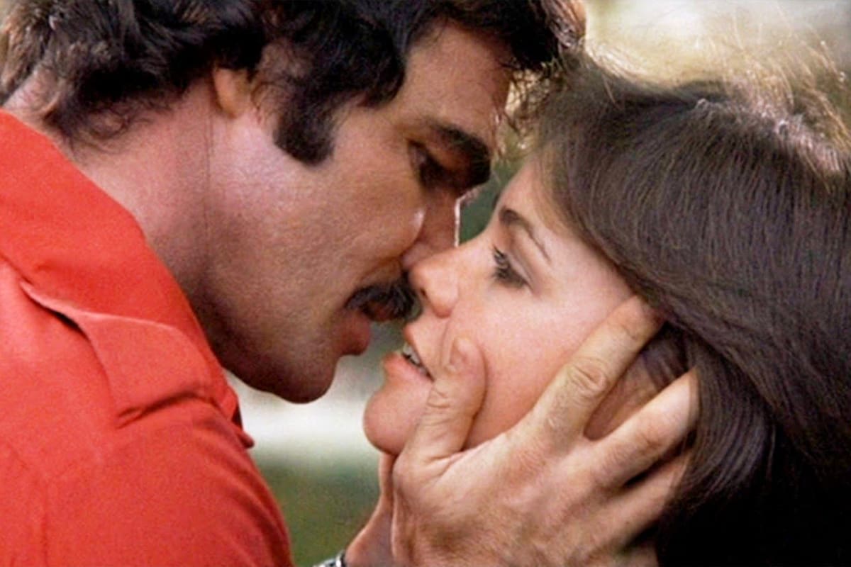 Burt Reynolds y Sally Field en Dos pícaros con suerte