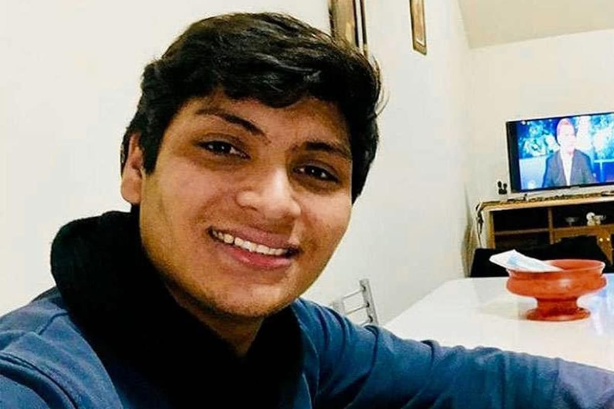 Bustamante tiene 24 años; por ahora sólo hallaron su auto incendiado