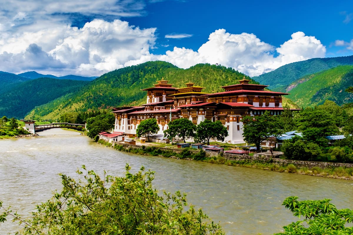 Bután lanzó el 27 de marzo una de las campañas de vacunación más exitosas del mundo