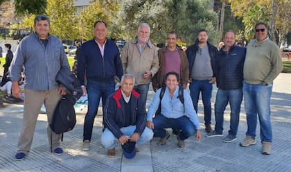 Buttiero (quinto de izquierda a derecha), junto a un grupo de productores cordobeses durante el acto el sábado pasado en Plaza de Mayo