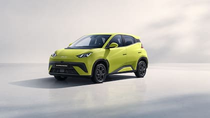 BYD escaló un puesto entre las marcas más vendidas y lidera ampliamente el segmento de los eléctricos
