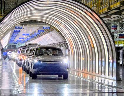 BYD Song Pro al final de la línea de producción en la fábrica
