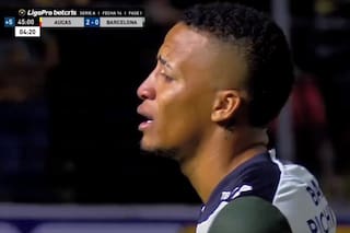 El calvario del ecuatoriano que tiene en jaque la clasificación al Mundial: lloró en pleno partido