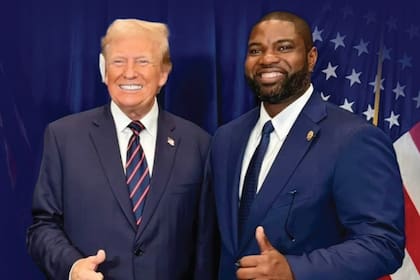 Byron Donalds recibió el apoyo de Donald Trump en su candidatura como gobernador de Florida