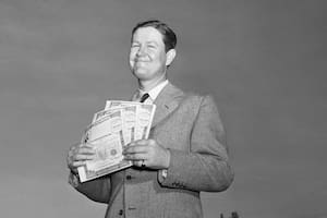 Byron Nelson, después de ganar 10 mil dólares en el Miami Open por segunda vez consecutiva (1941), tras un mal arranque