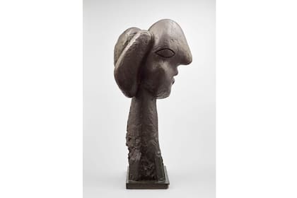 Escultura de bronce "Cabeza de mujer", 1931-1932